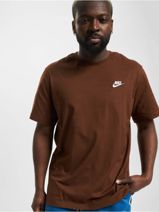 Nike T-Shirt Sportswear Club brun