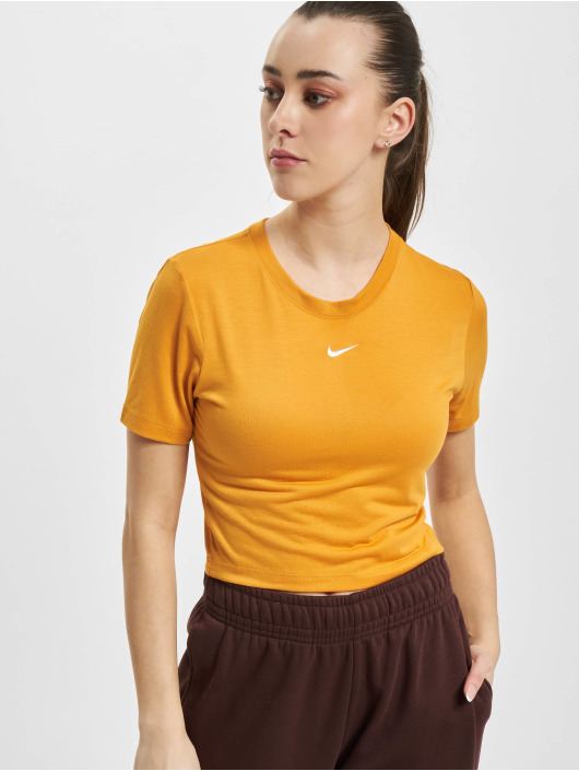 Nike t-shirt Sportswear Essential Crop geel