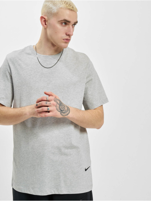 Nike Herren T-Shirt NSW Sustainability in grau