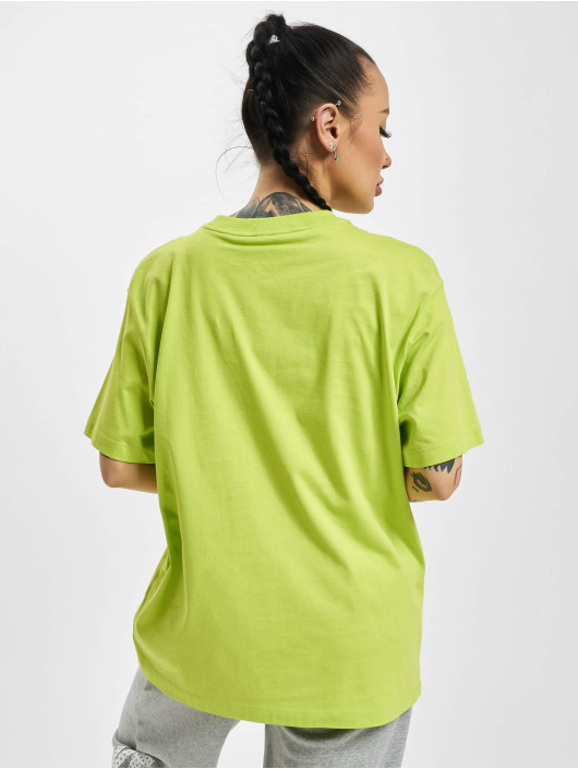 Nike T-Shirt NSW Air green