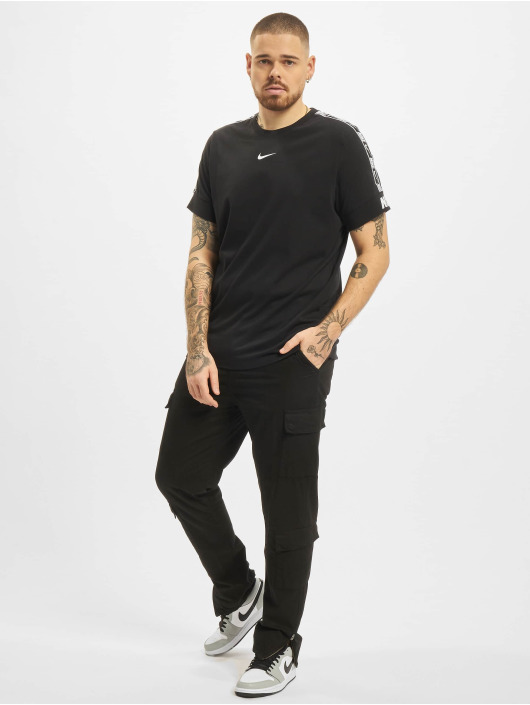 Nike T-Shirt Repeat noir