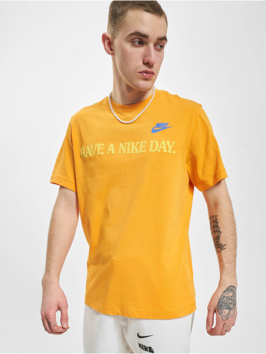 Nike T-Shirt Ess Stmt 4 orange