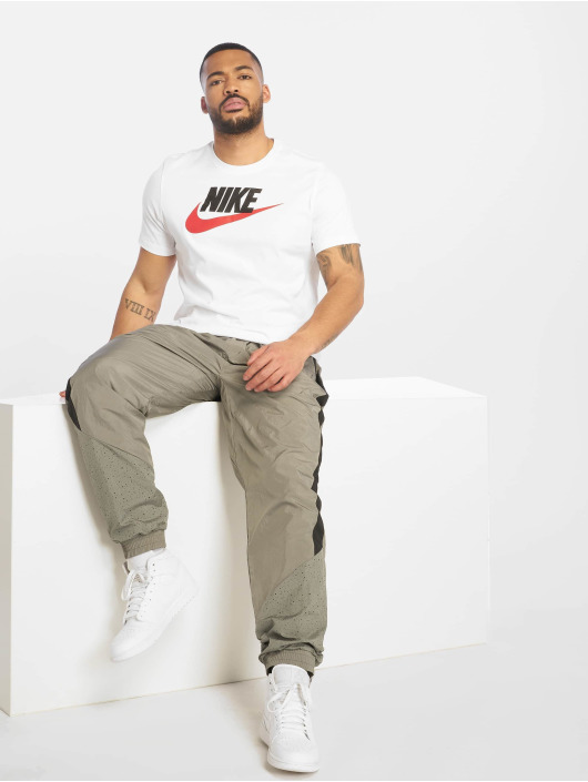Nike T-Shirt Sportswear weiß