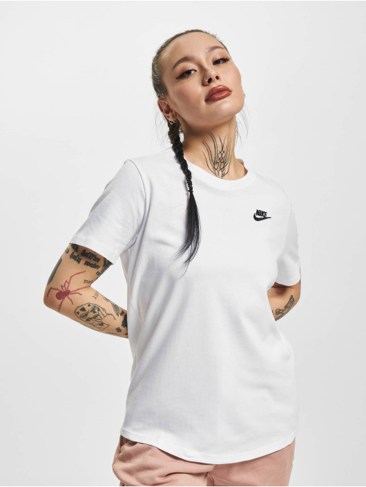 Nike T-Shirt Club white