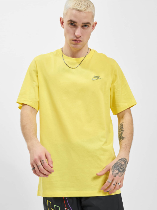 Nike T-shirts Sportswear Club gul