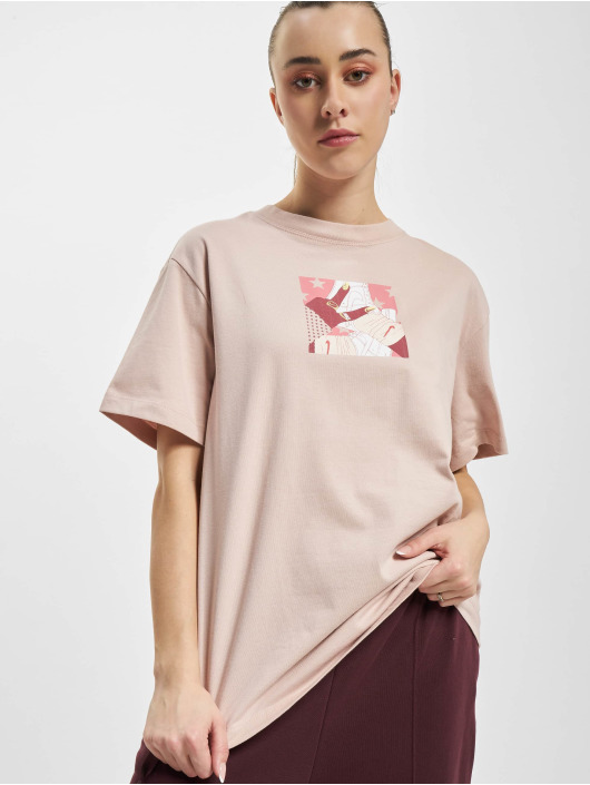 Nike T-shirts Sportswear LXT pink