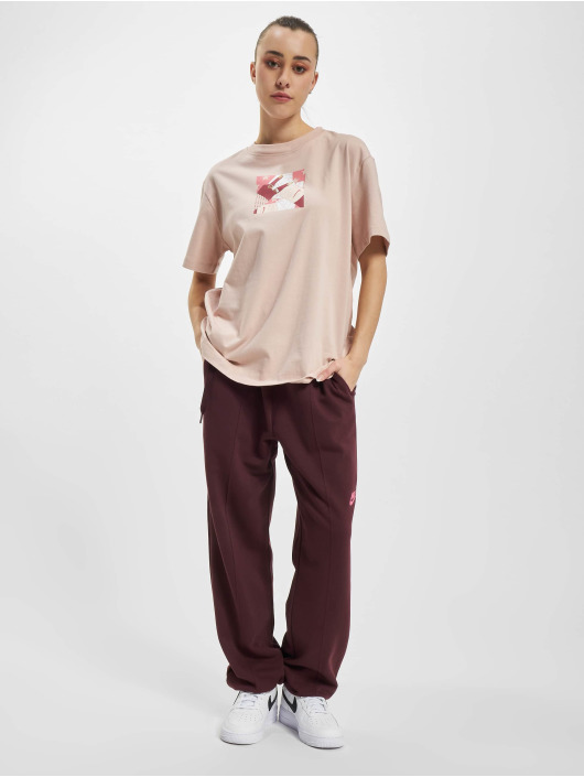 Nike T-shirts Sportswear LXT pink
