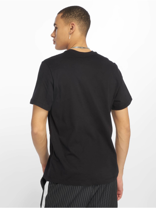 Nike T-skjorter Sportswear svart