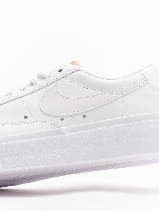 Nike Tennarit Blazer Low Platform valkoinen