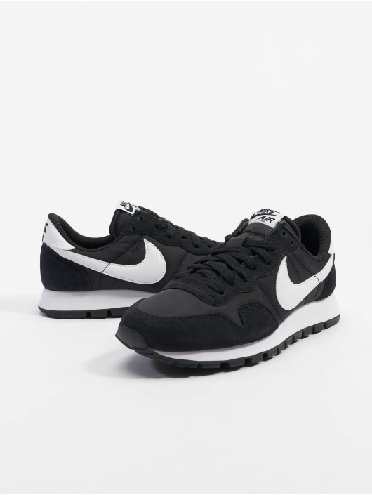 Nike Zapato Zapatillas de deporte Air 3 en negro 974679