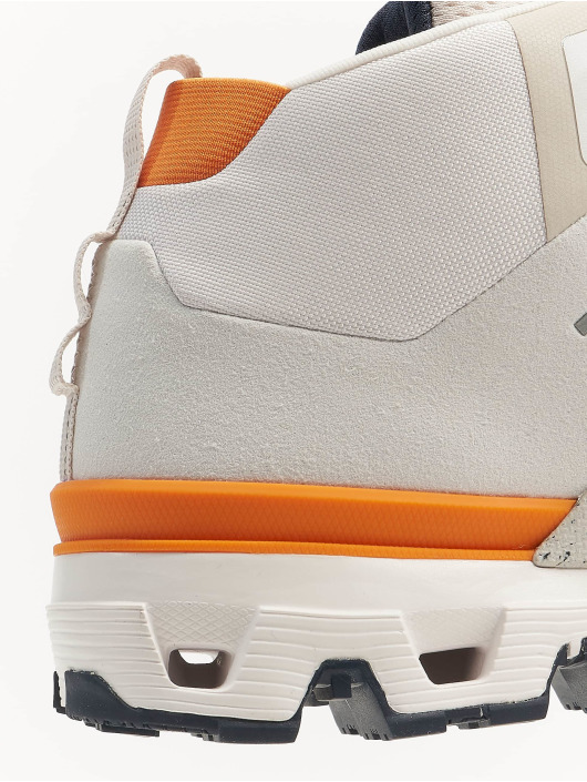 ON Running sneaker Cloudtrax wit