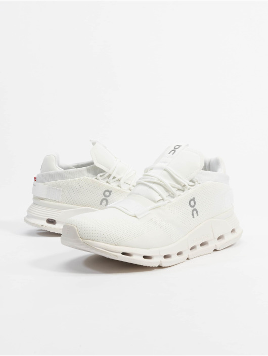 ON Running Sneakers Cloudnova hvid