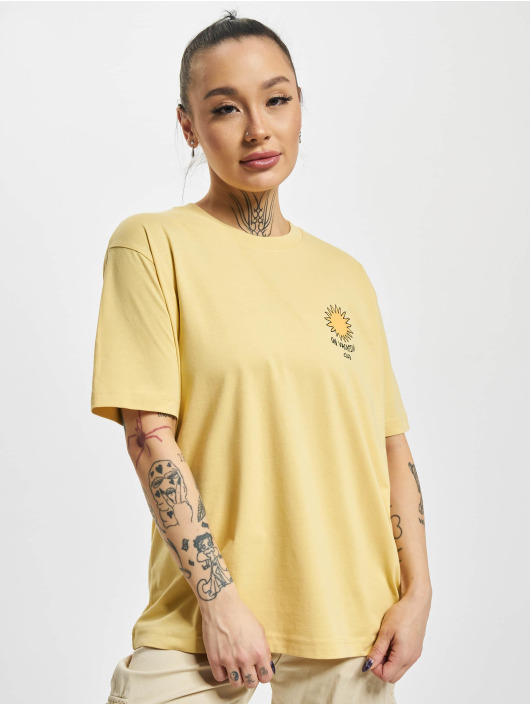 On Vacation t-shirt Another Day In Paradise geel