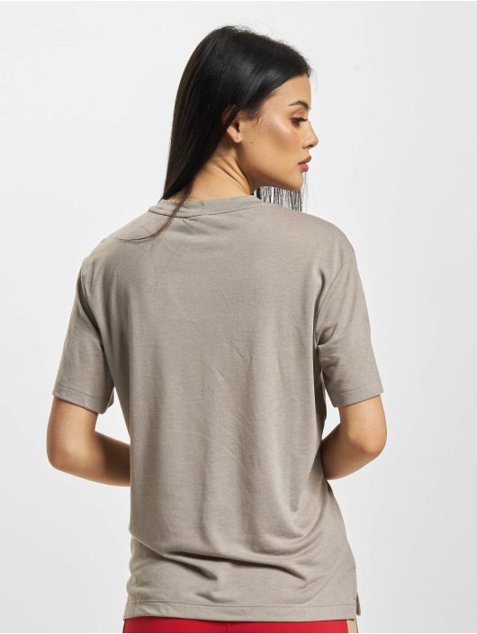 Puma T-shirt Classics Logo W grå