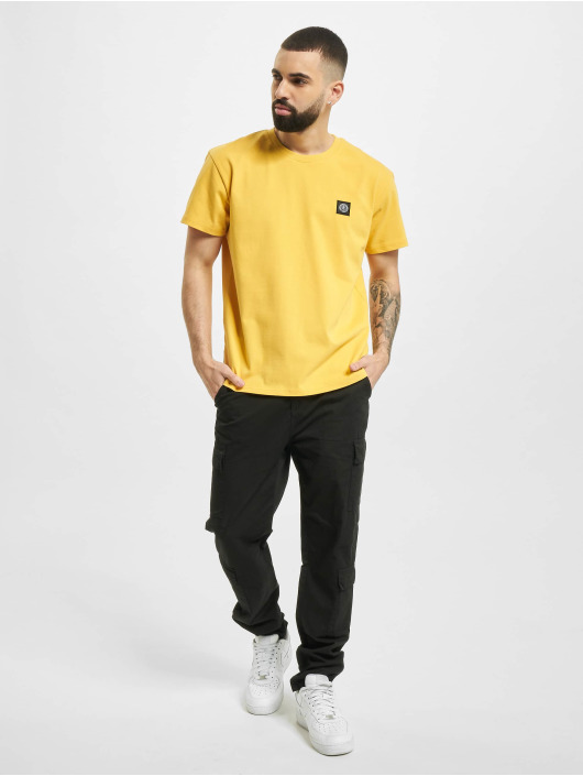 UNFAIR ATHLETICS T-Shirt Dmwu Patch jaune