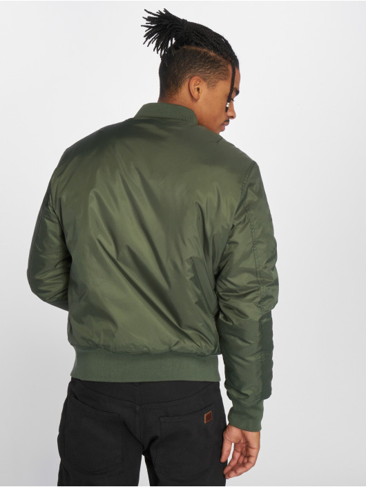 Billy dorp Industrieel Urban Classics Jacket / Bomber jacket Basic Bomber in olive 133347