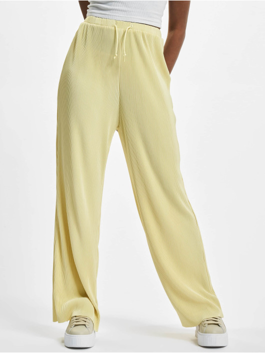 Urban Classics Damen Chino Ladies Plisse in gelb