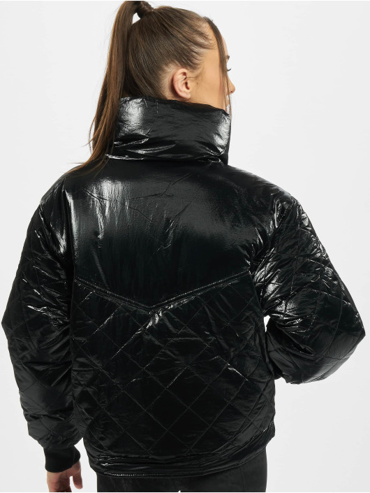 Urban Classics Kurtki zimowe Ladies Vanish Oversized Diamond Quilt czarny