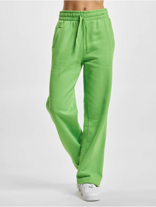 Urban Classics Spodnie do joggingu Loose Fit zielony