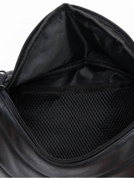 Urban Classics tas Puffer Imitation Leather Shoulder zwart