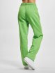 Urban Classics Spodnie do joggingu Loose Fit zielony