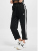 adidas Originals Spodnie do joggingu Relaxed Boyfriend czarny