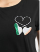Mister Tee T-shirts Ladies Kicks Love Emb sort