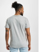 New Balance Camiseta Essentials Logo gris