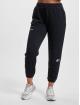 New Balance Joggingbyxor Essentials svart