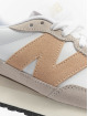 New Balance Sneakers Scarpa Lifestyle Donna Suede Textile bialy
