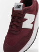 New Balance Snejkry 237 červený