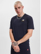 New Balance t-shirt Essentials Embriodered blauw
