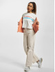 New Balance t-shirt Essentials Field Day Boxy grijs