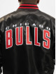 New Era Bomberjack NBA Chicago Bulls Satin Wordmark zwart