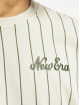 New Era Camiseta Oversized Pinstripe beis