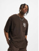New Era T-skjorter MLB New York Yankees League Essentials Oversized brun