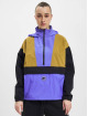 Nike Chaqueta de entretiempo W NSW púrpura