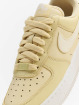 Nike sneaker Air Force 1 '07 Essential geel