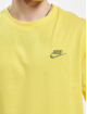 Nike T-paidat Sportswear Club keltainen
