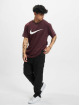 Nike T-paidat NSW Repeat Sw punainen