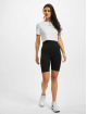 Nike T-Shirt Essentials Slim Crp Lbr colored