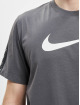 Nike T-Shirt Repeat grau