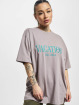 On Vacation t-shirt Classic Logo beige