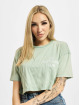 On Vacation T-Shirt Cropped Do Nothing Club green
