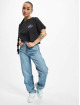 On Vacation t-shirt Calligraphy Ladies Cropped zwart