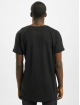 Urban Classics T-paidat Long Shaped Turnup musta