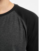 Urban Classics T-skjorter Shaped Raglan Long grå